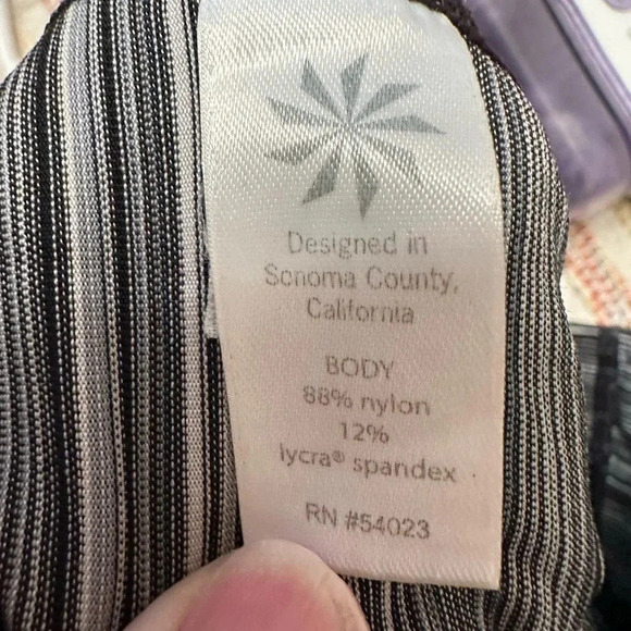 Athleta women’s high rise full length leggings. Size small - Picture 3 of 4